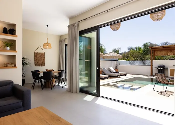 Isla Luxury - Private Pool - 100m From The Apartament Retimno