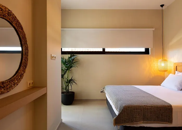 Isla Luxury - Private Pool - 100m From The